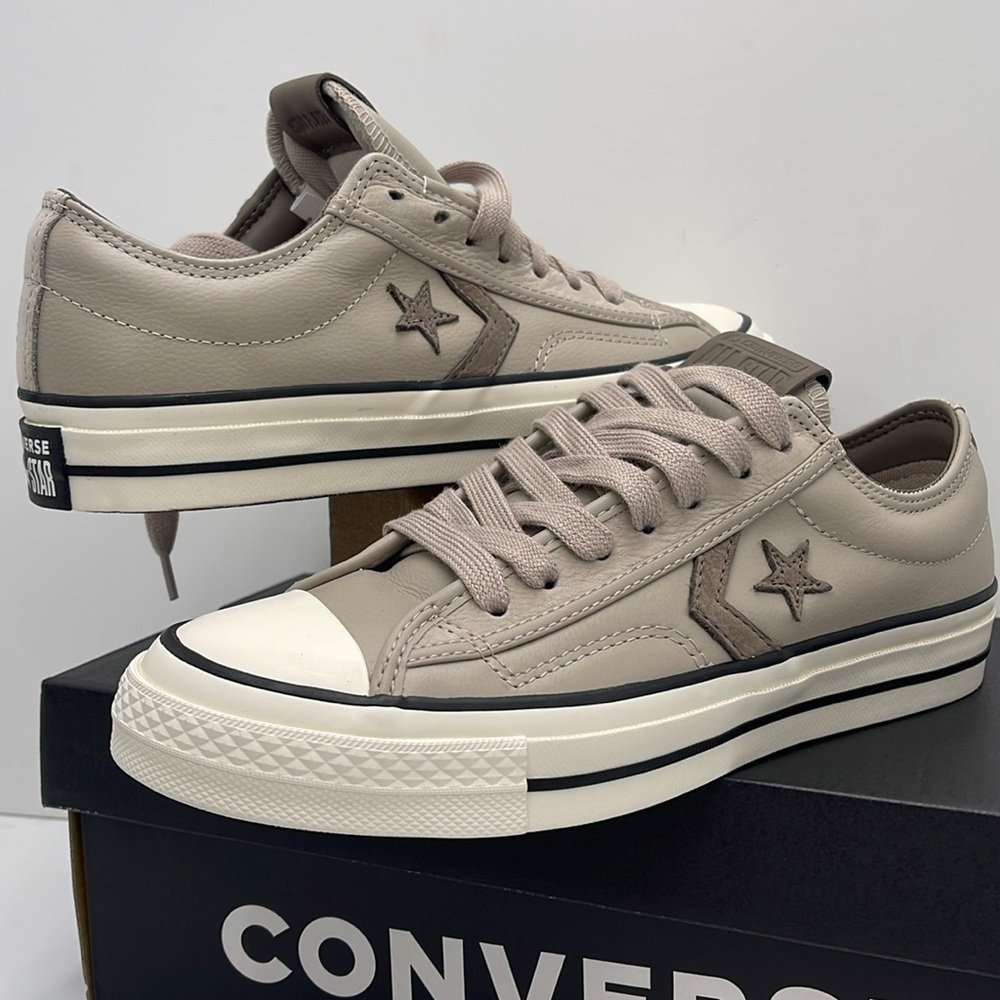 Converse Men’s STAR PLAYER 76 OX
PAPYRUS/CLASSIC TAUPE/EGRET A12405C Leat…